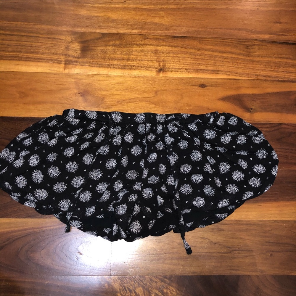 Kimchi Blue cute flowy shorts size small